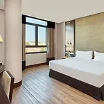Nh Avenida Jerez 4*