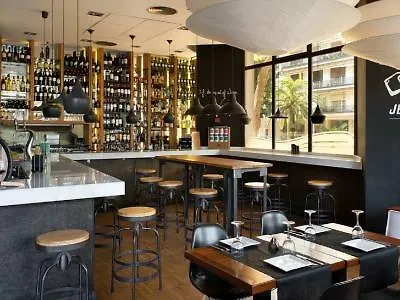 Отель Nh Avenida Jerez